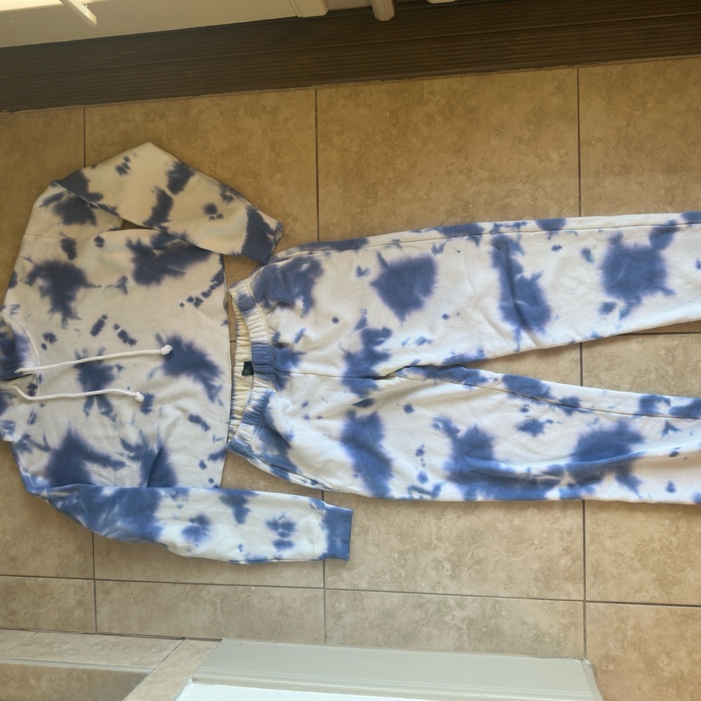 Blue and White Tie-Dye Hoodie and Sweatpants Set